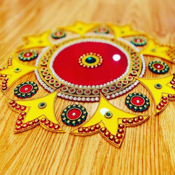 Acrylic Rangoli - Picture 2 of 8